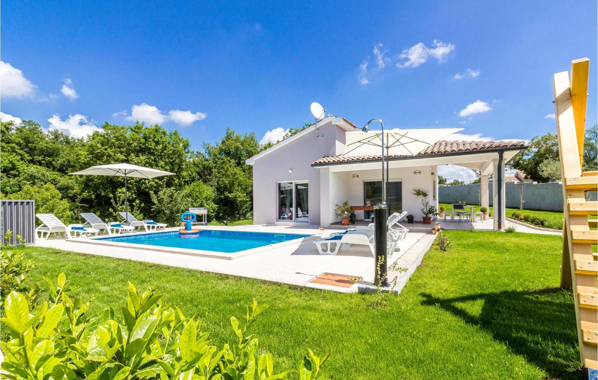 Holiday home Lovely In Cetinici With Kitchen Orbanici